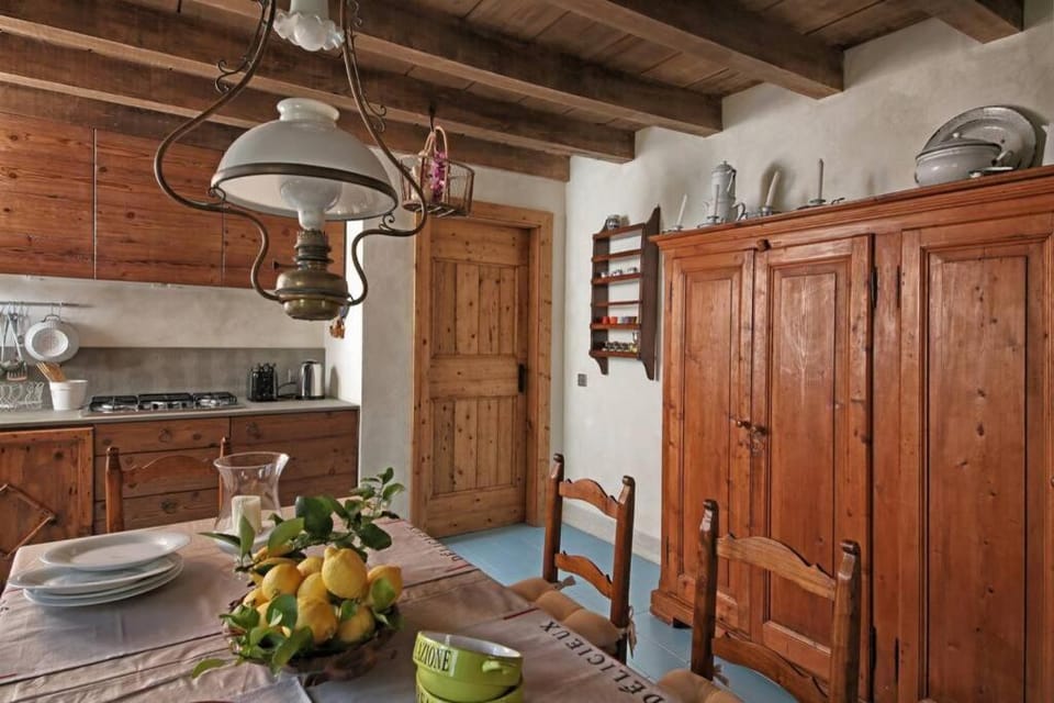 Betta - Newly Renovated Lake-View Terrace Apartment, Peaceful and Silent Surroundings Apartment in Lake Garda