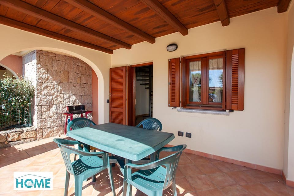 Patio, Dining area
