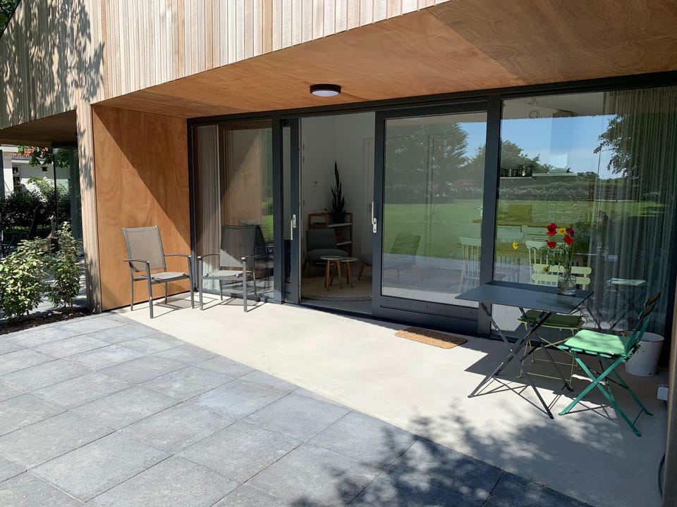 Property building, Garden, View (from property/room), Balcony/Terrace, Seating area, hair dresser