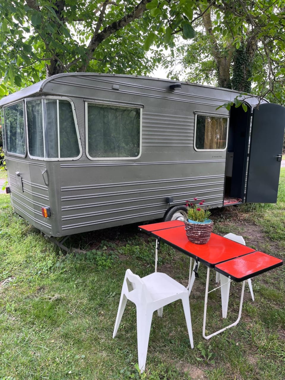Les Cabanes du Vigné Luxury tent in Occitanie