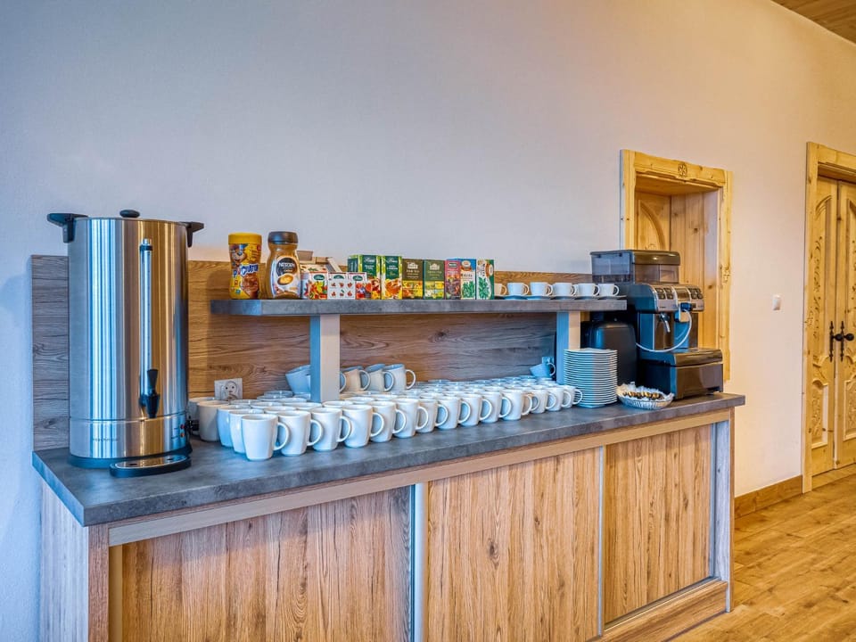 Day, Coffee/tea facilities, Seating area, Dining area, On site, Area and facilities, Non alcoholic drinks