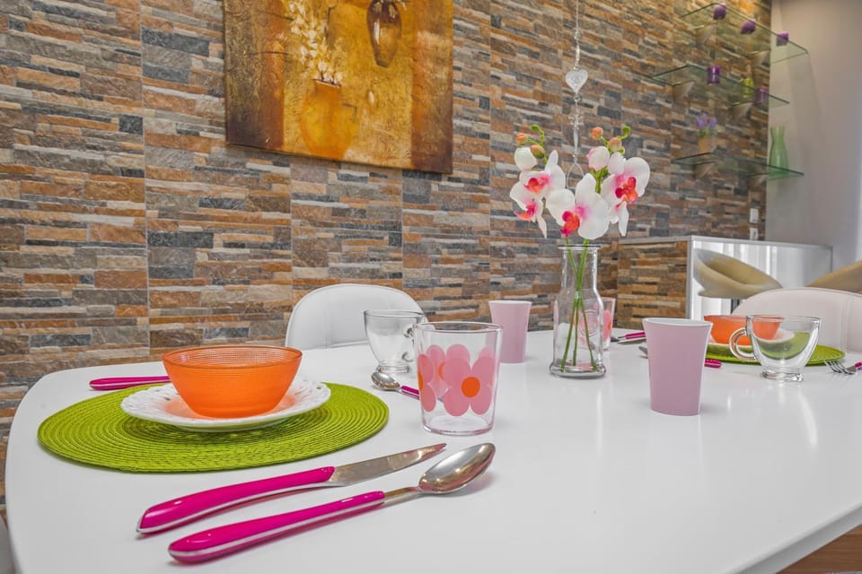 Decorative detail, Dining area