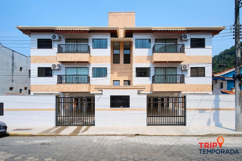 Apartamento com ar condicionado à 100 metros da praia - Edifício Ibiza Apartment in Ubatuba