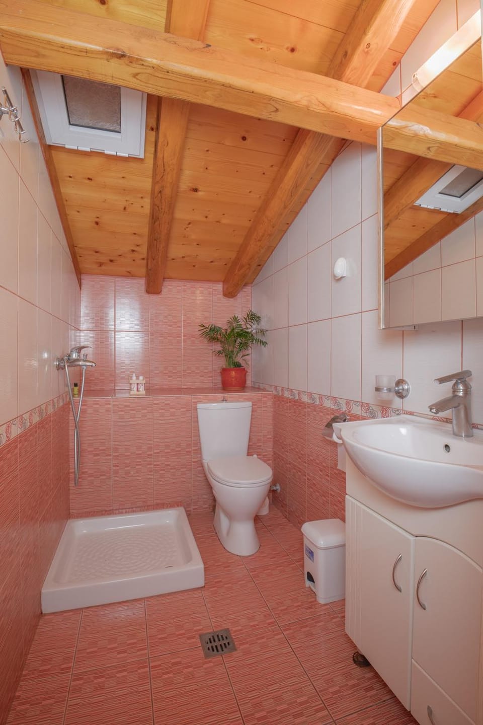 Pantheon Attic Apartment in Sporades, Greece