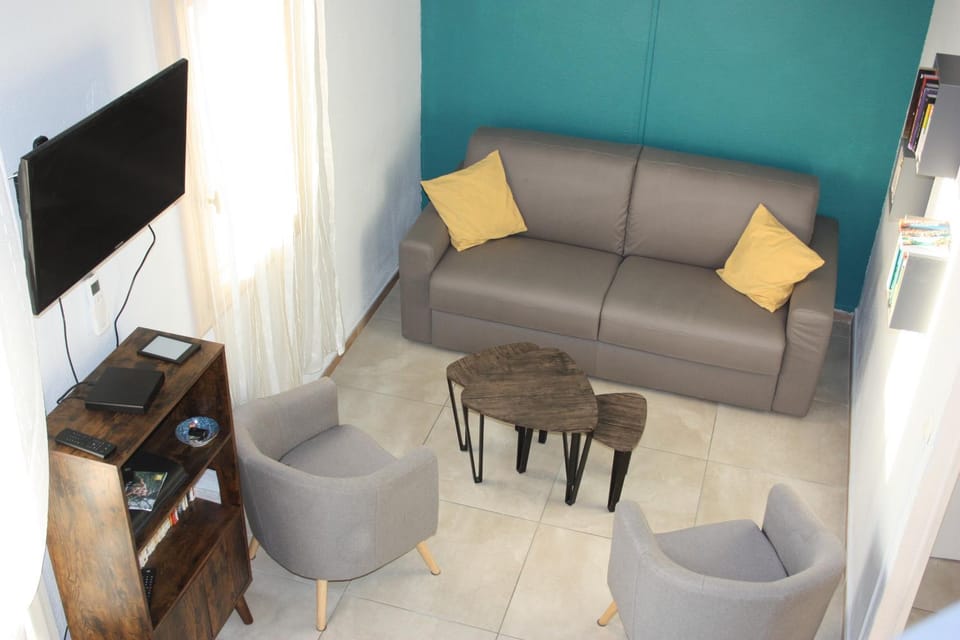 Communal lounge/ TV room
