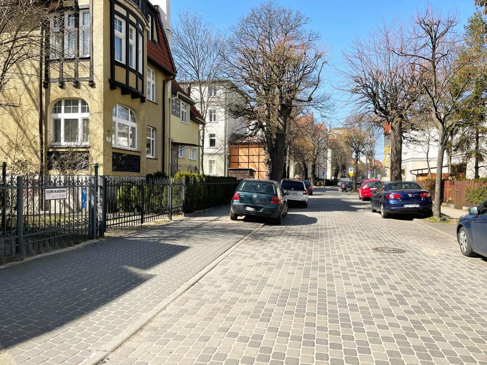 Property building, Off site, Neighbourhood, Quiet street view