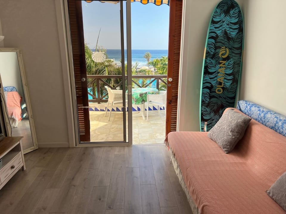 Living room, Sea view