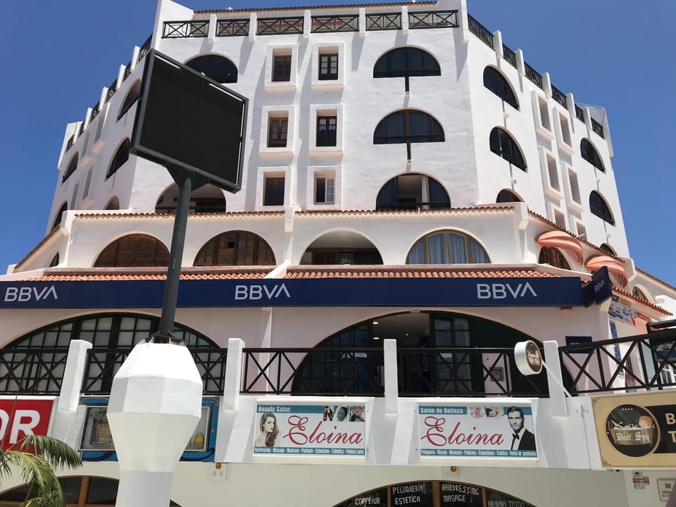 Property building, Location