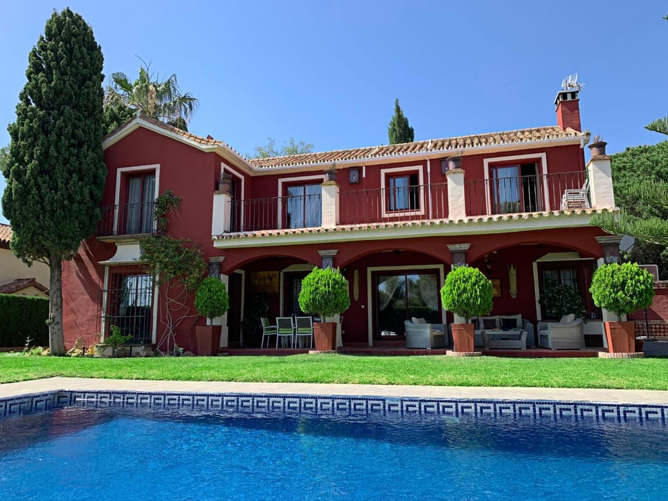 Property building, Facade/entrance, Swimming pool, Swimming pool