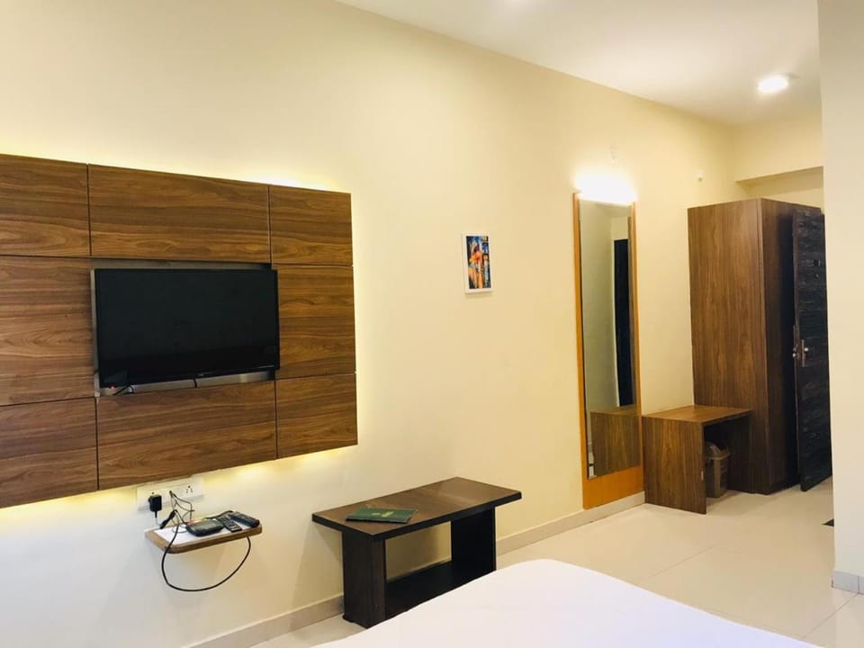 Hotel Golden - I Hotel in India