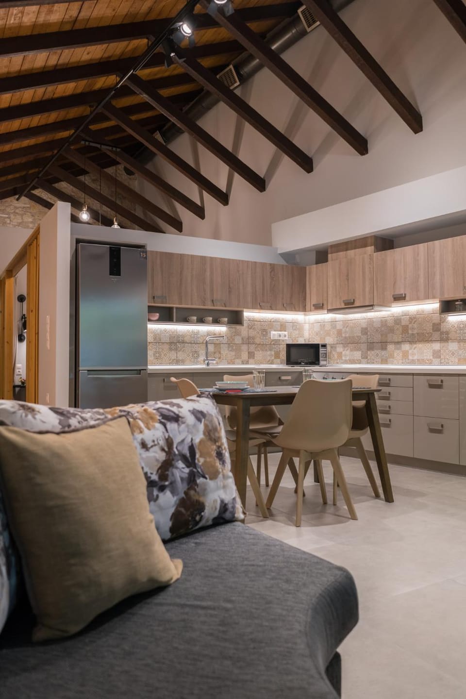 Kitchen or kitchenette, Living room, Seating area, Dining area, pet friendly, stove