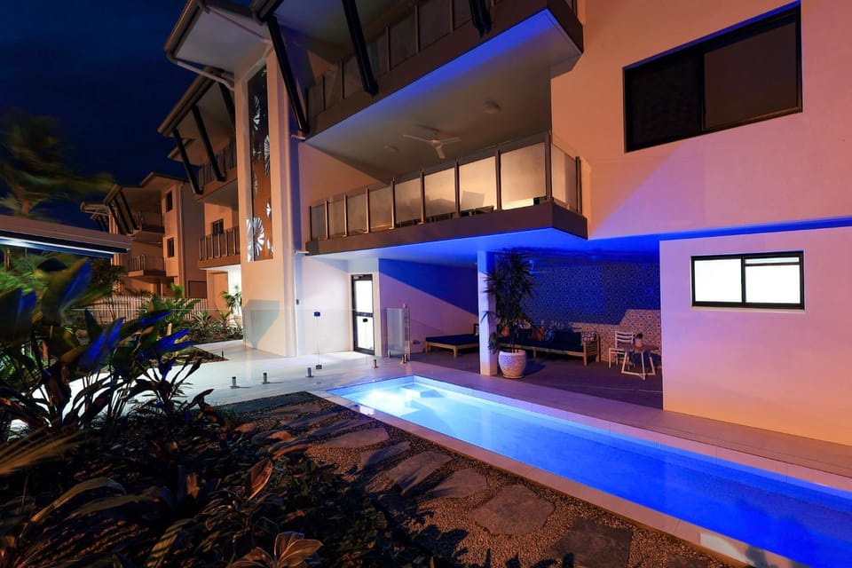 Property building, Swimming pool