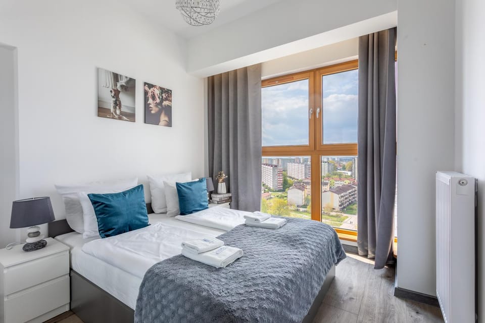 Bed, Bedroom, City view, towels