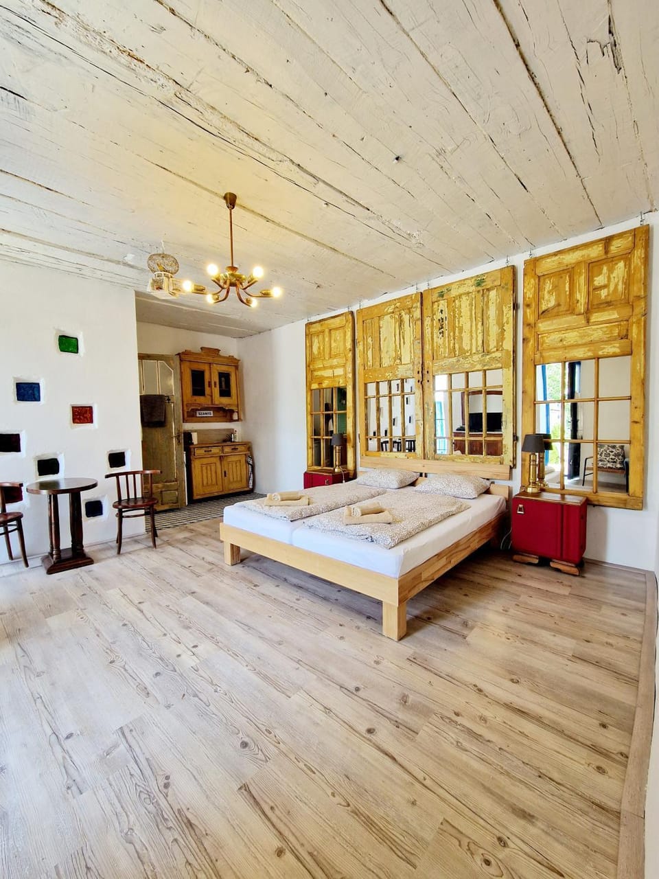 Kitchen or kitchenette, Bedroom