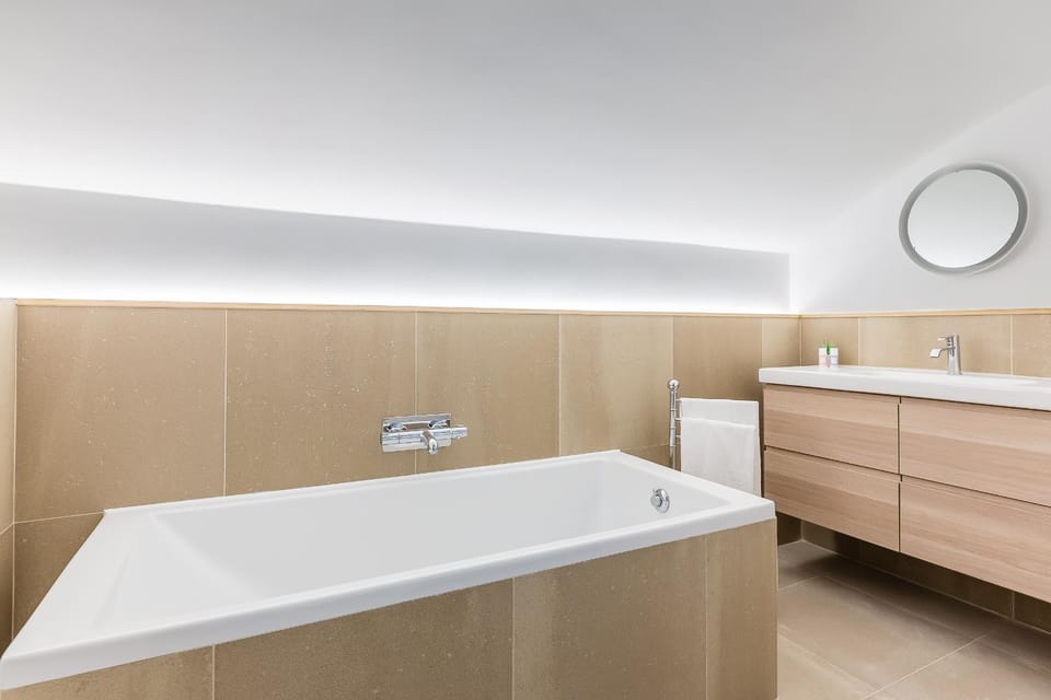 Bathroom, Bath