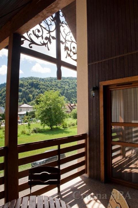 View (from property/room), Balcony/Terrace, Mountain view