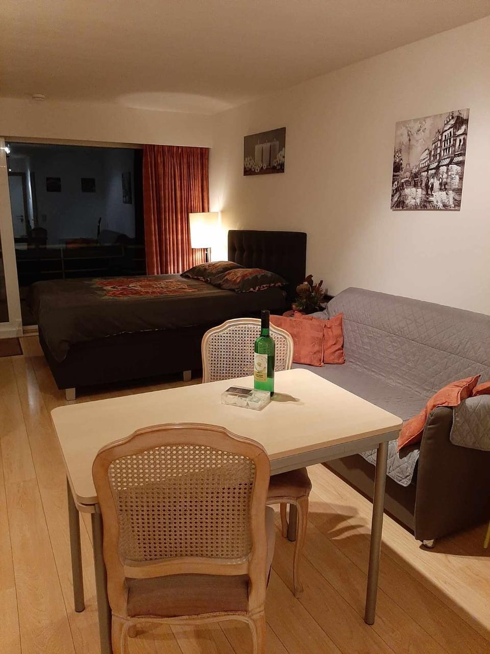 Seating area