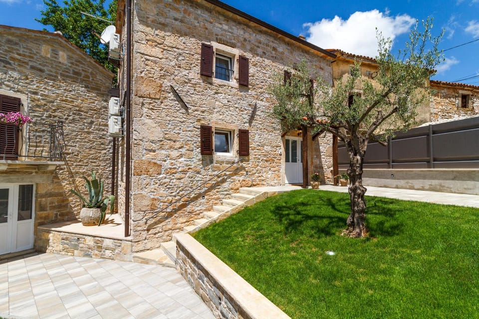 Villa Zoro with a lovely garden and a private POOL in the middle of Istria Villa in Istria County