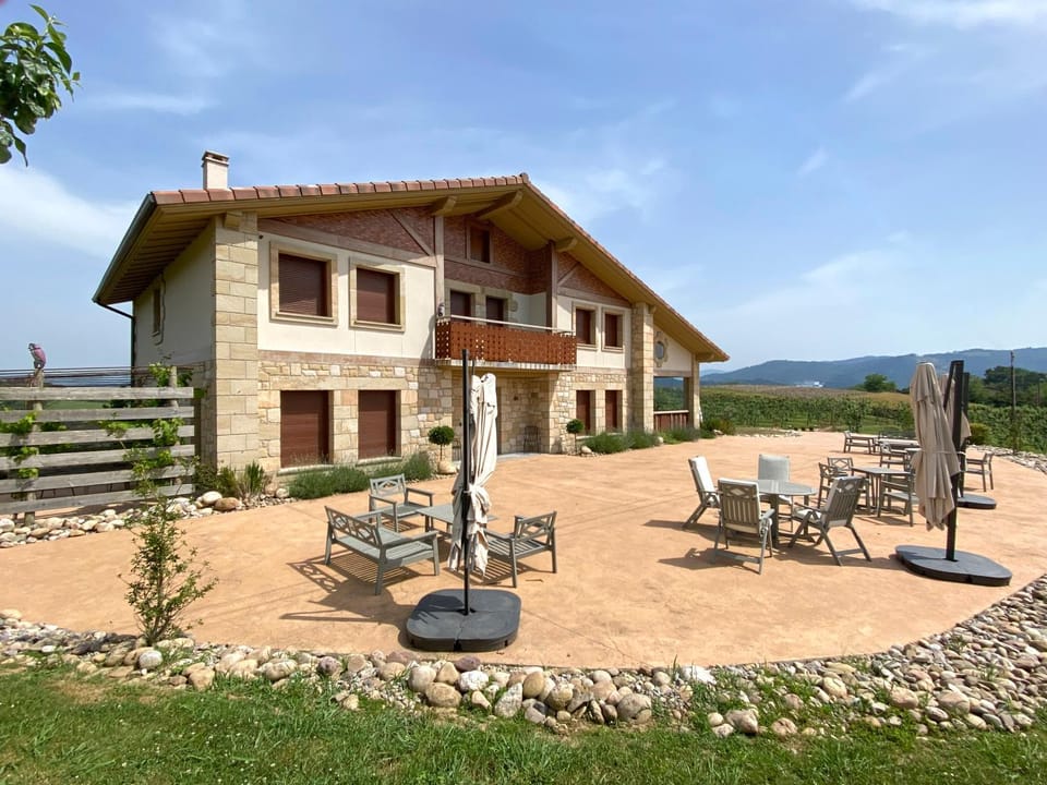 Property building, Natural landscape, Garden, Balcony/Terrace, Garden view