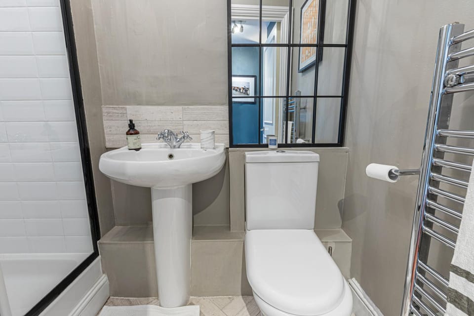 Toilet, Bathroom
