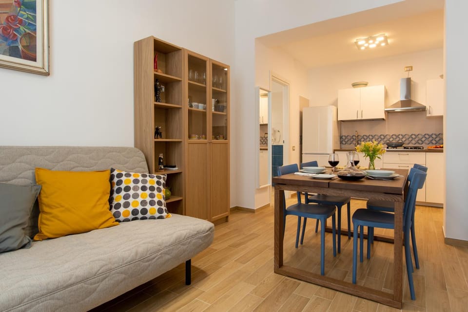 Living room, Dining area