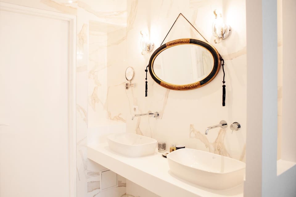 Bathroom, Decorative detail