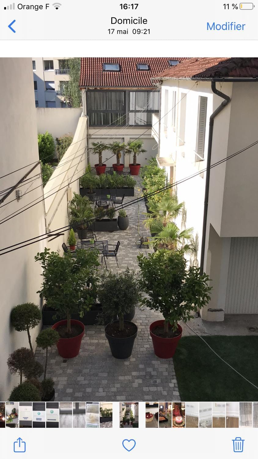 Logement haut de gamme jacuzzi sauna House in Clermont-Ferrand