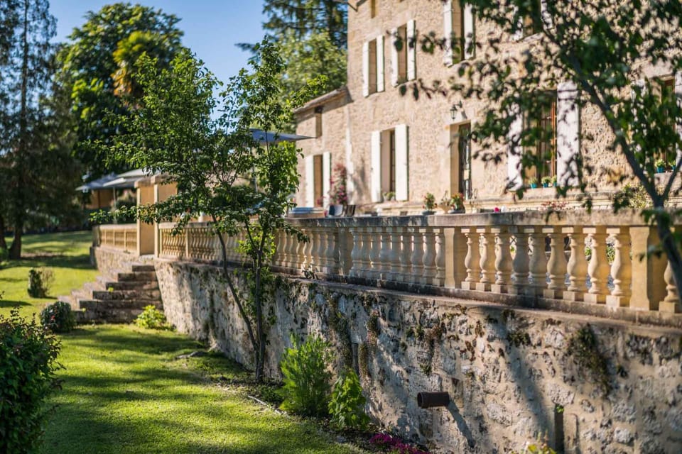 Château Puygrenier Bed and Breakfast in Occitanie