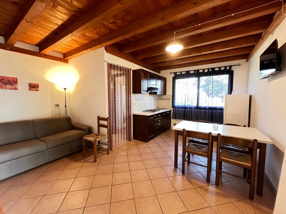 Kitchen or kitchenette, Living room, Seating area