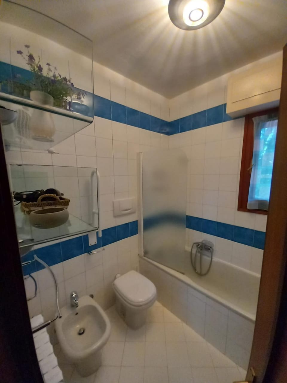 Shower, Toilet, Bathroom, bidet, towels