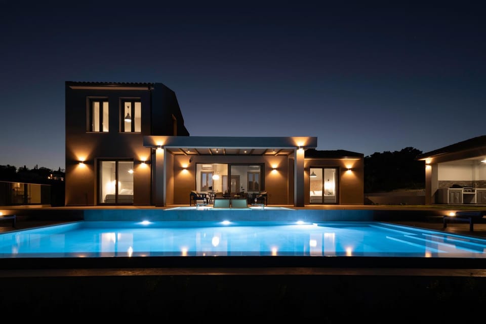 Property building, Night, Balcony/Terrace, Swimming pool, Swimming pool