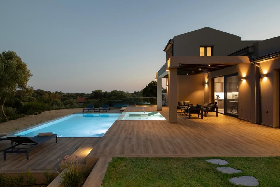 Property building, Patio, Natural landscape, Balcony/Terrace, Swimming pool, Swimming pool