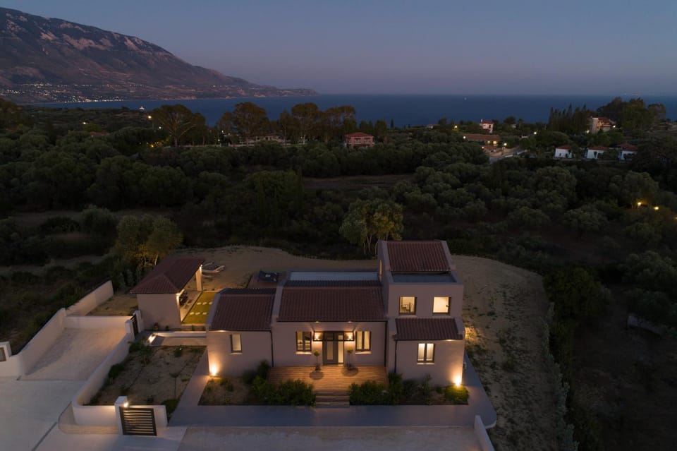 Property building, Night, Natural landscape, Bird's eye view, Garden, Mountain view, Sea view