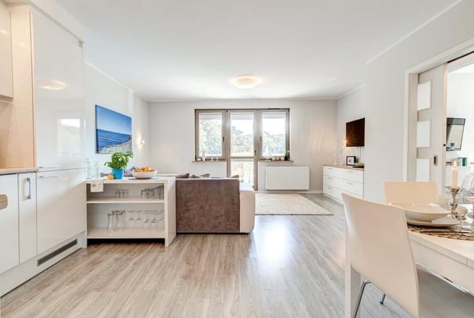 TV and multimedia, Living room, Dining area