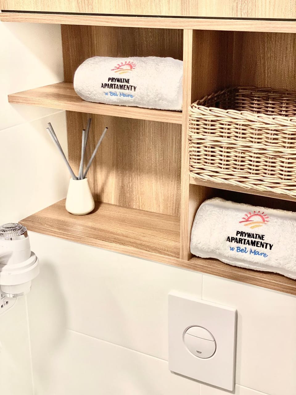 Bathroom, Decorative detail