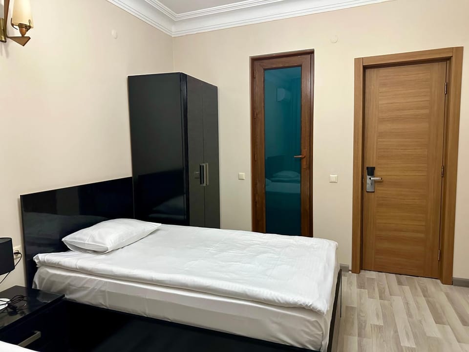 Hotel Tsereteli Hotel in Batumi