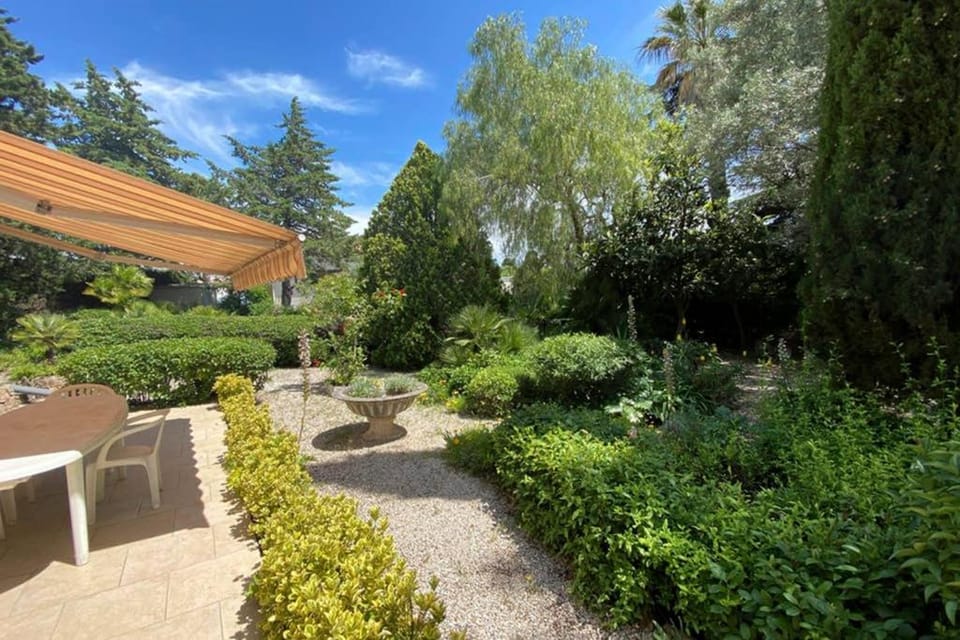 Villa au calme 500 m plages et port santa lucia Villa in Saint-Raphael