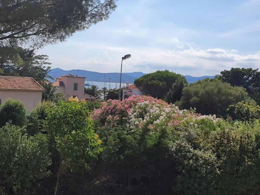 Villa au calme 500 m plages et port santa lucia Villa in Saint-Raphael