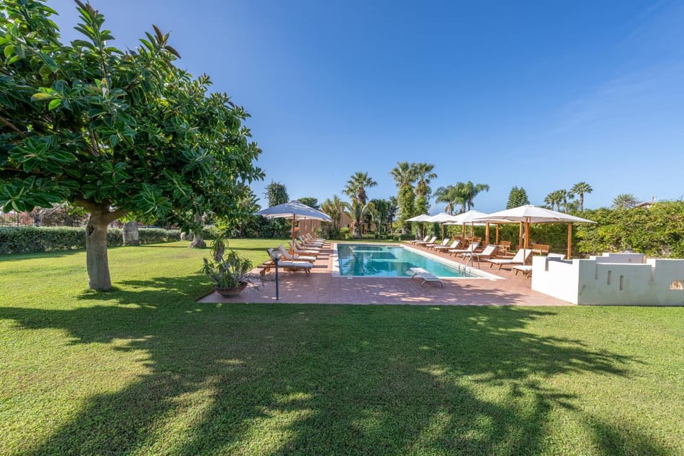 Day, Garden, Swimming pool
