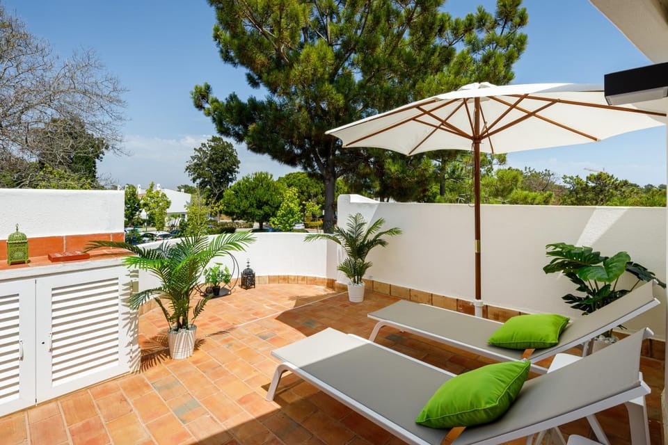 Victory Village T1 & Rooftop terrace Apartment in Faro District