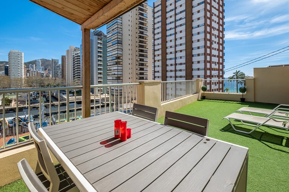 Day, View (from property/room), Balcony/Terrace, Dining area, City view, Sea view, sunbed