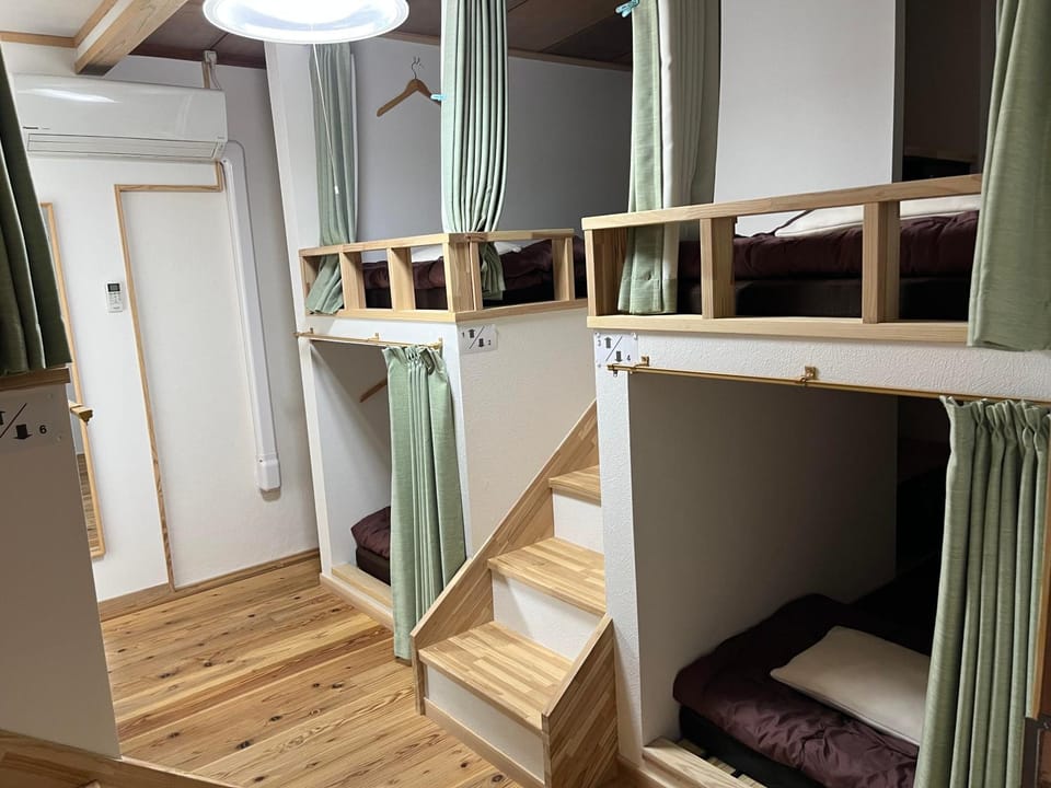 ゲストハウスまちかど Guest House MACHIKADO Bed and Breakfast in Japan