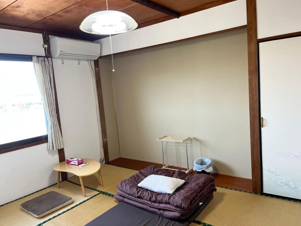 ゲストハウスまちかど Guest House MACHIKADO Bed and Breakfast in Japan