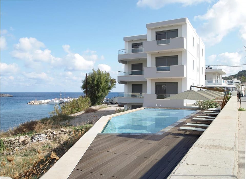 Property building, Summer, On site, Pool view, Swimming pool