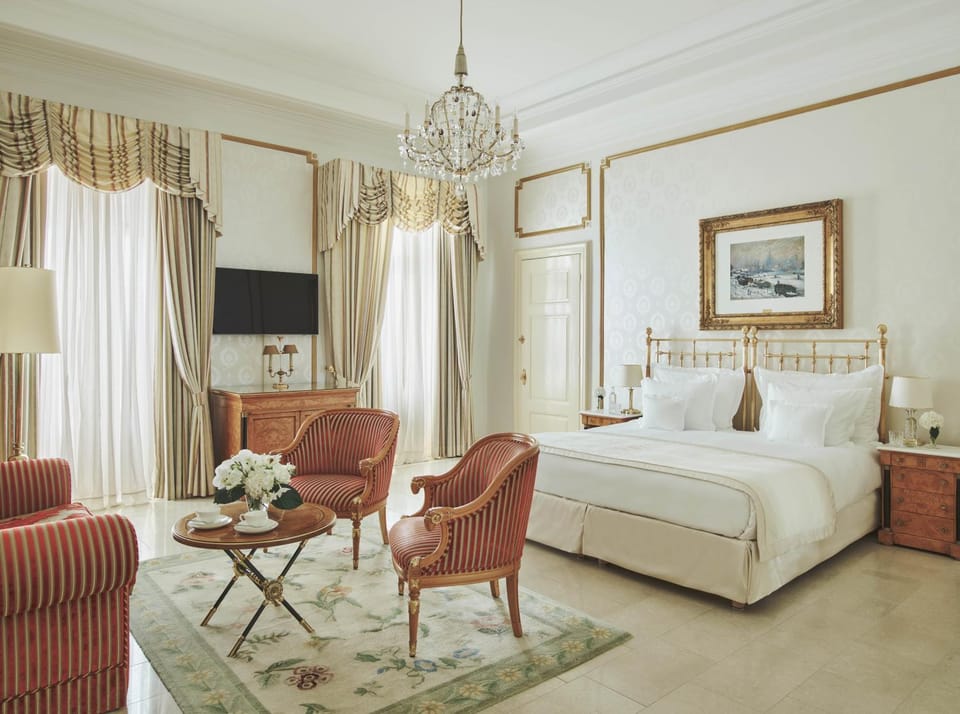 Bed, Photo of the whole room, Seating area