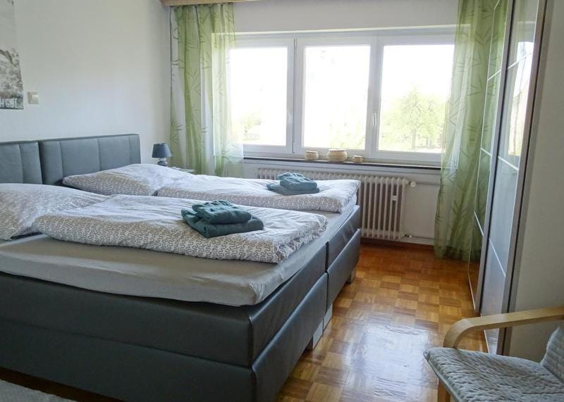Bed, Photo of the whole room, Bedroom, internet, towels