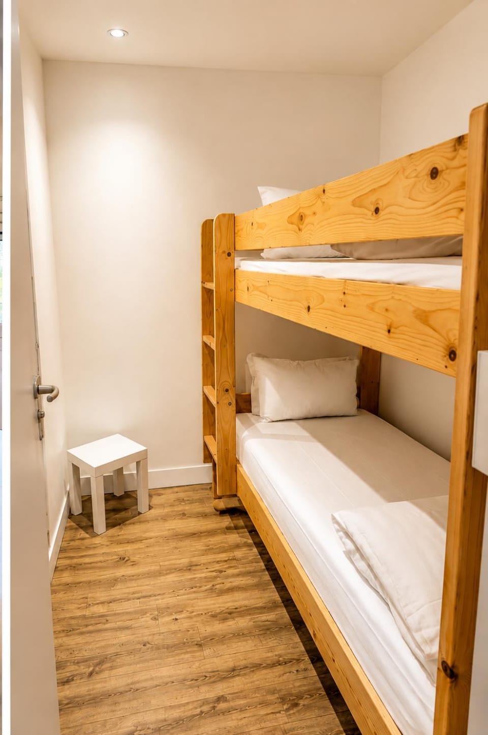 Bedroom, bunk bed