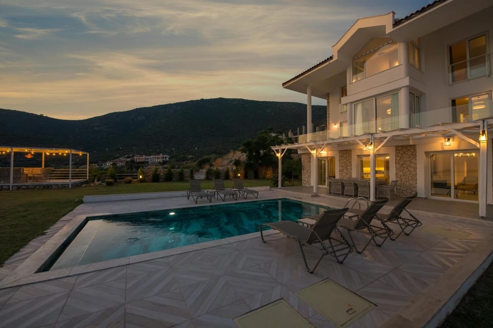 Property building, Patio, Mountain view, Swimming pool