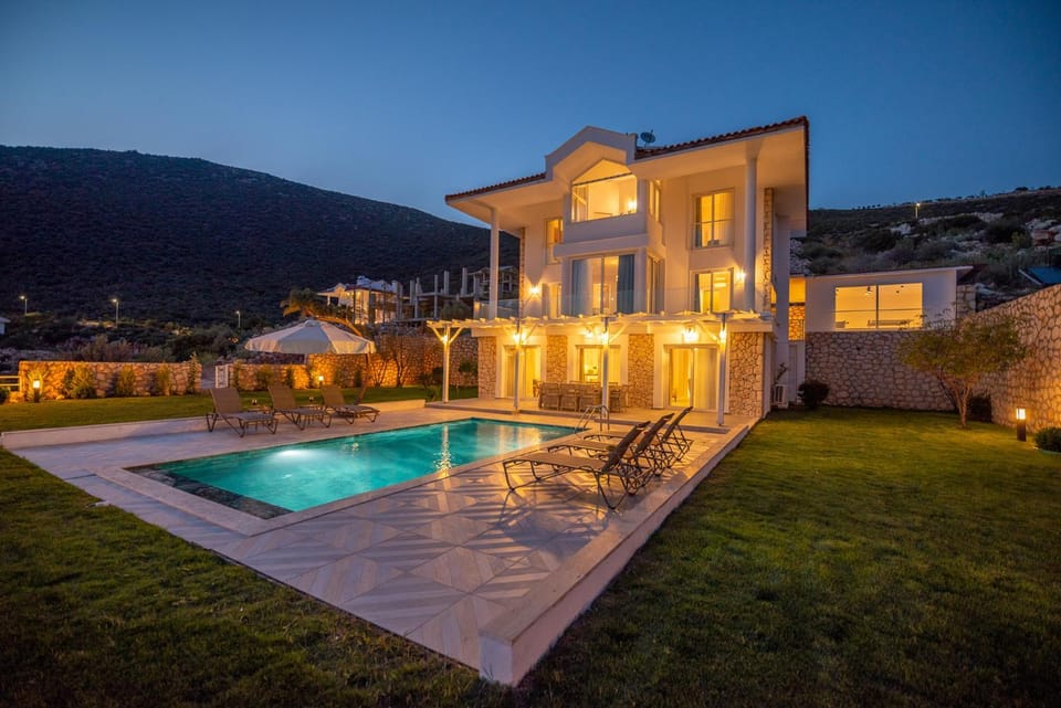 Property building, Patio, Swimming pool, sunbed