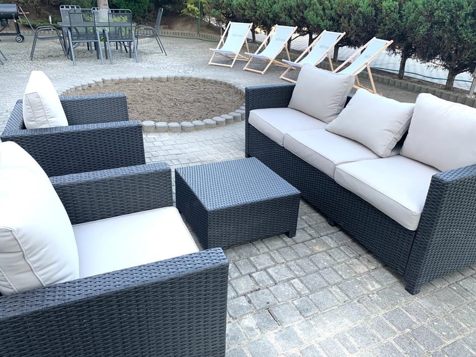 Patio, Balcony/Terrace, Seating area